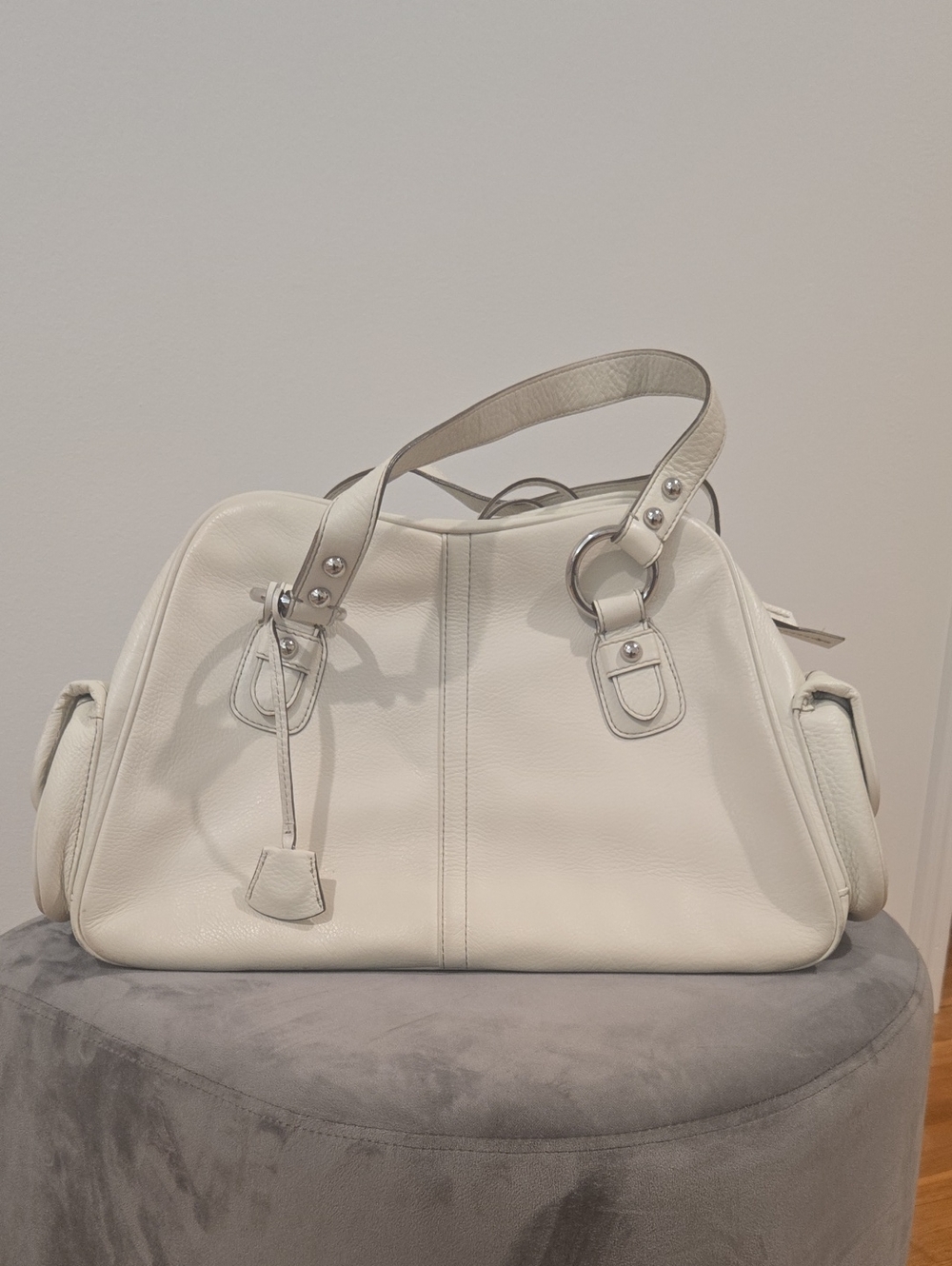 Banana Republic Classic White Leather Women’s Tote Bag